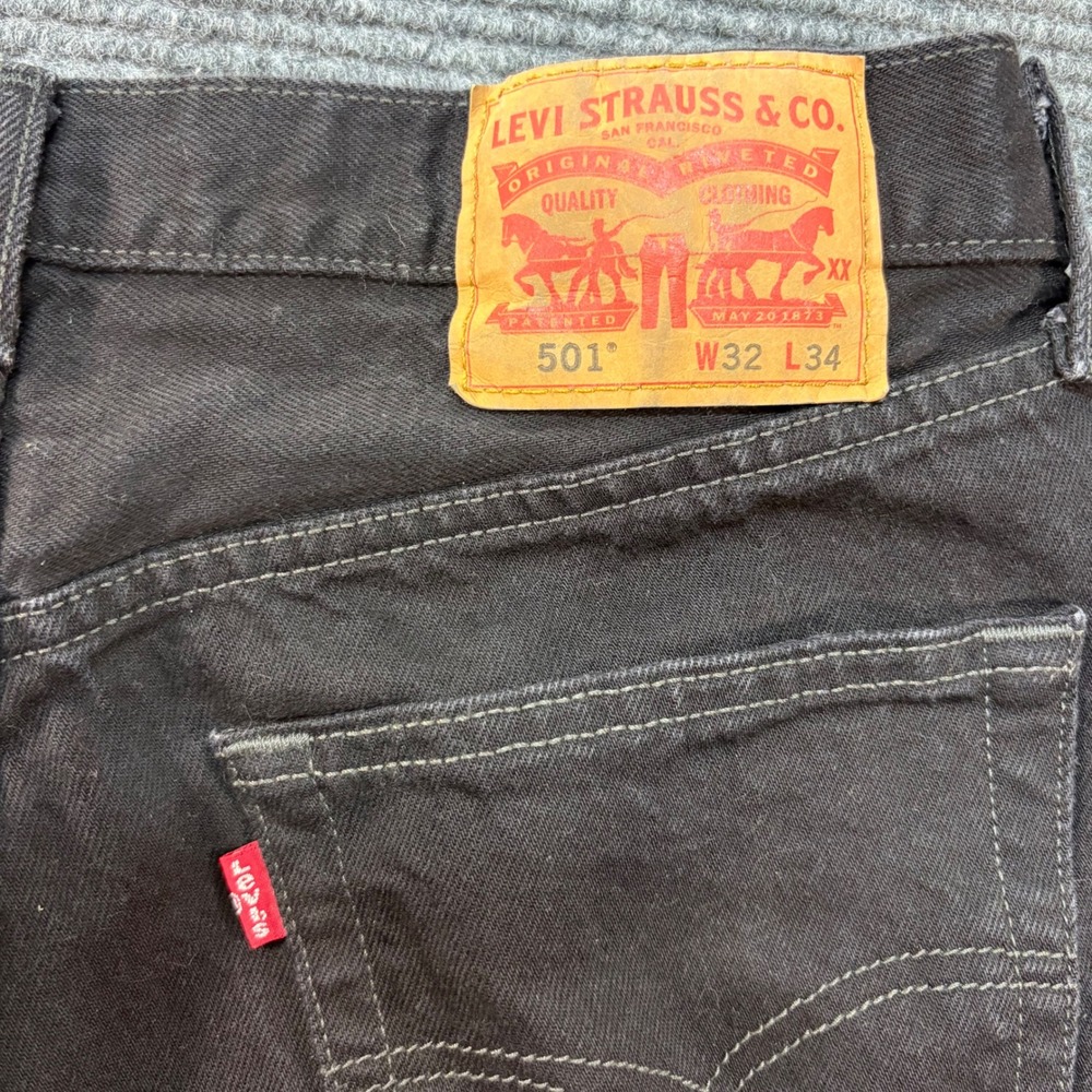 Levis 501 Original Fit Black Denim Jeans Mens 32x34 Button Fly Straight Leg - Picture 6 of 8